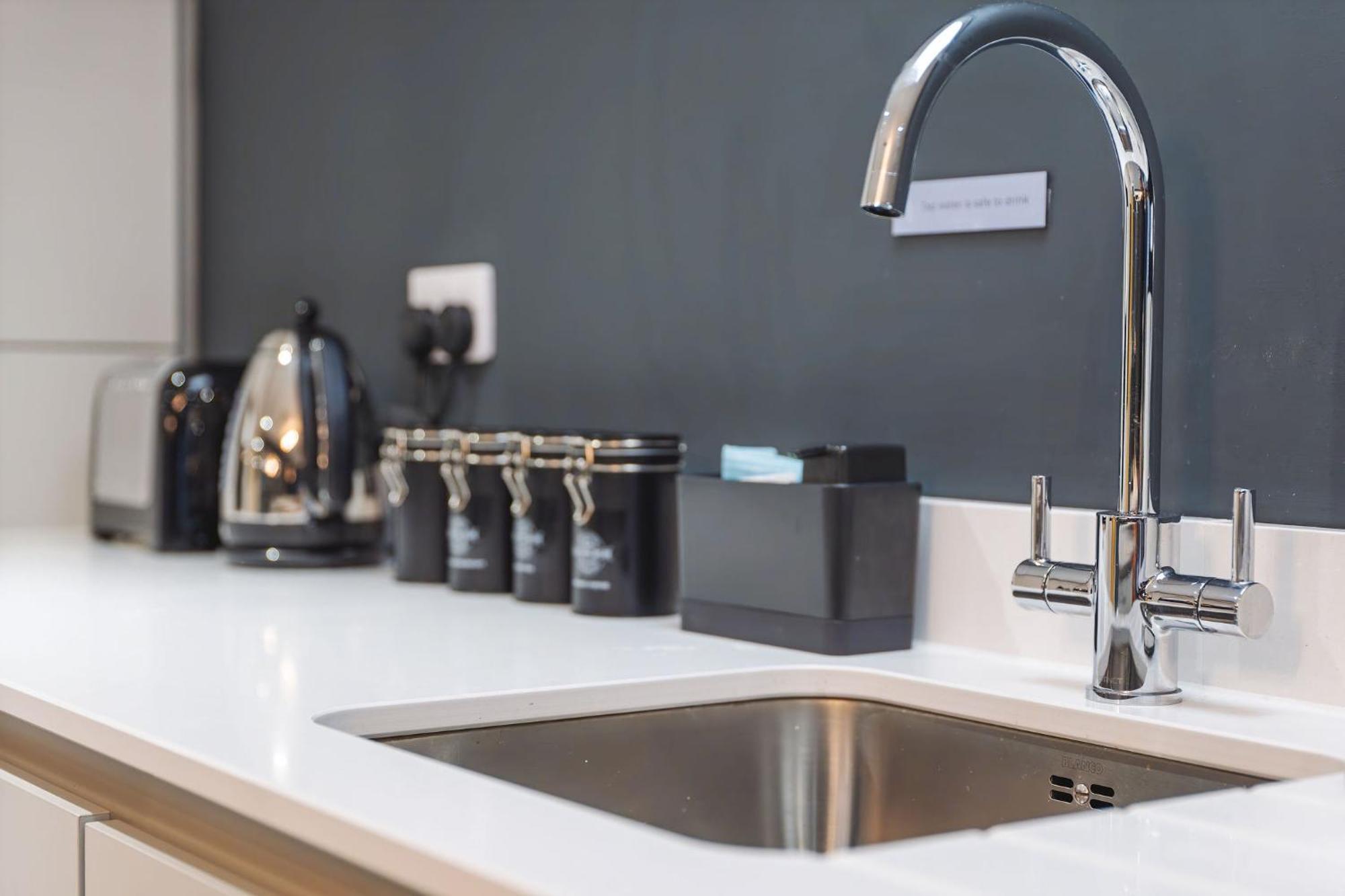 Righ Properties - Luxury West End Artisan Apartment エディンバラ エクステリア 写真