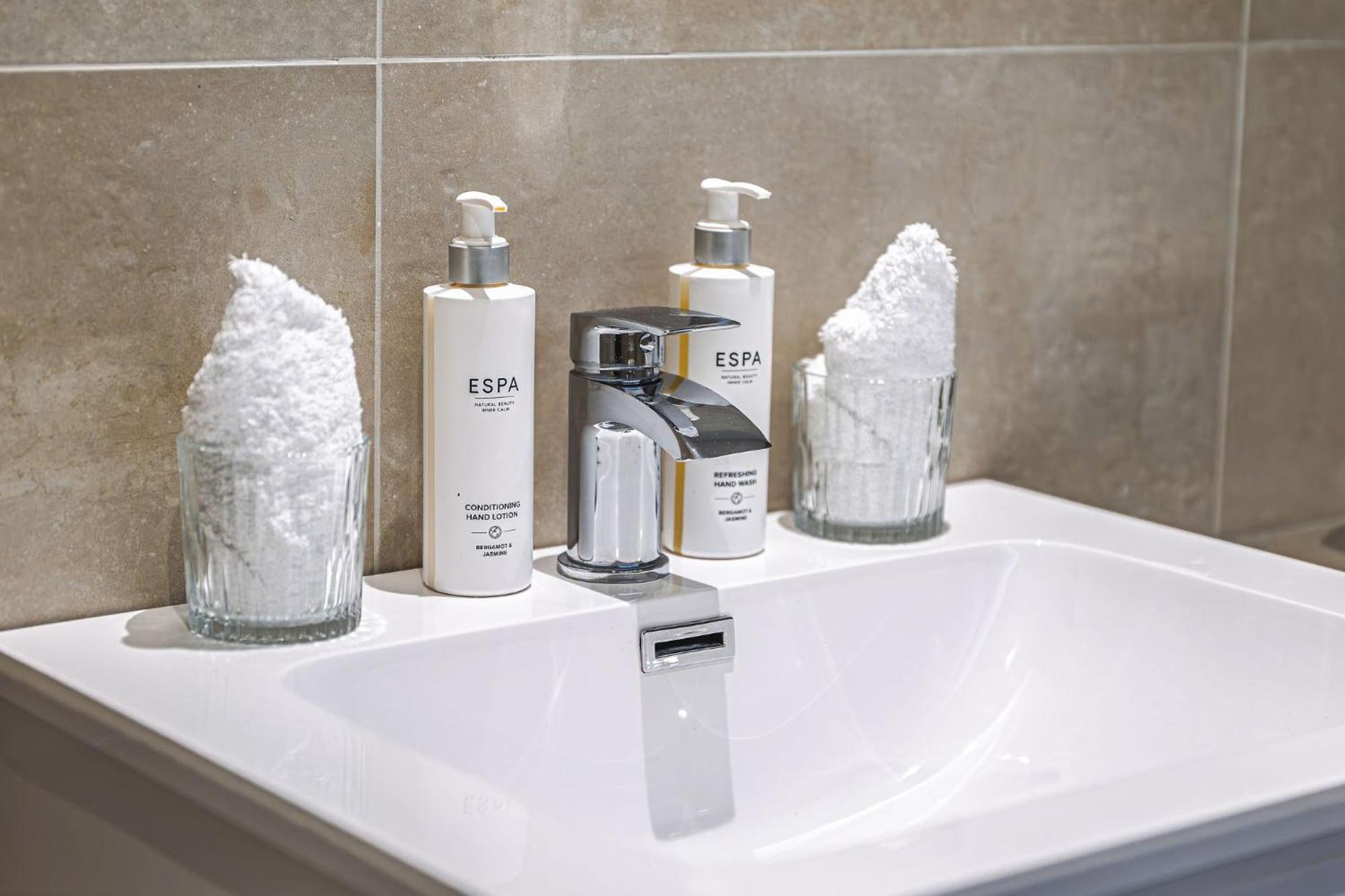 Righ Properties - Luxury West End Artisan Apartment エディンバラ エクステリア 写真